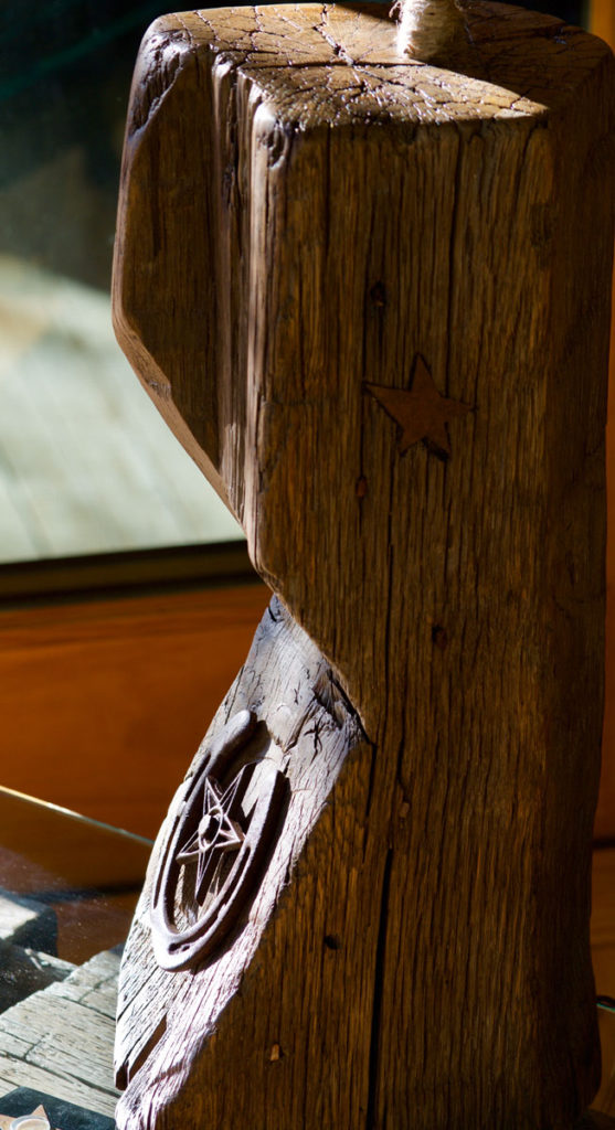 Star Horseshoe Light Closer